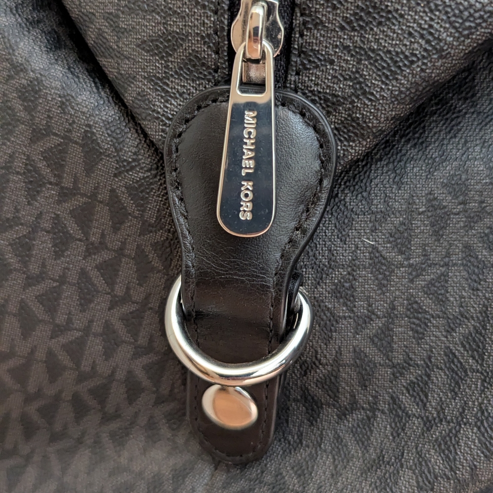 Michael Kors Hudson Logo Black Weekender Bag - Picture 3 of 16